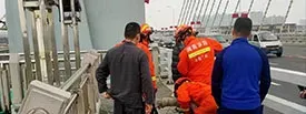 徐校长成功劝救一名十六岁想跳江轻生的花季少女